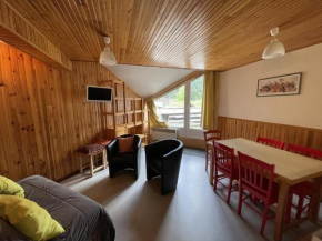 Duplex 6/8 pers. avec balcon en plein centre, proche des pistes et commerces - FR-1-787-52